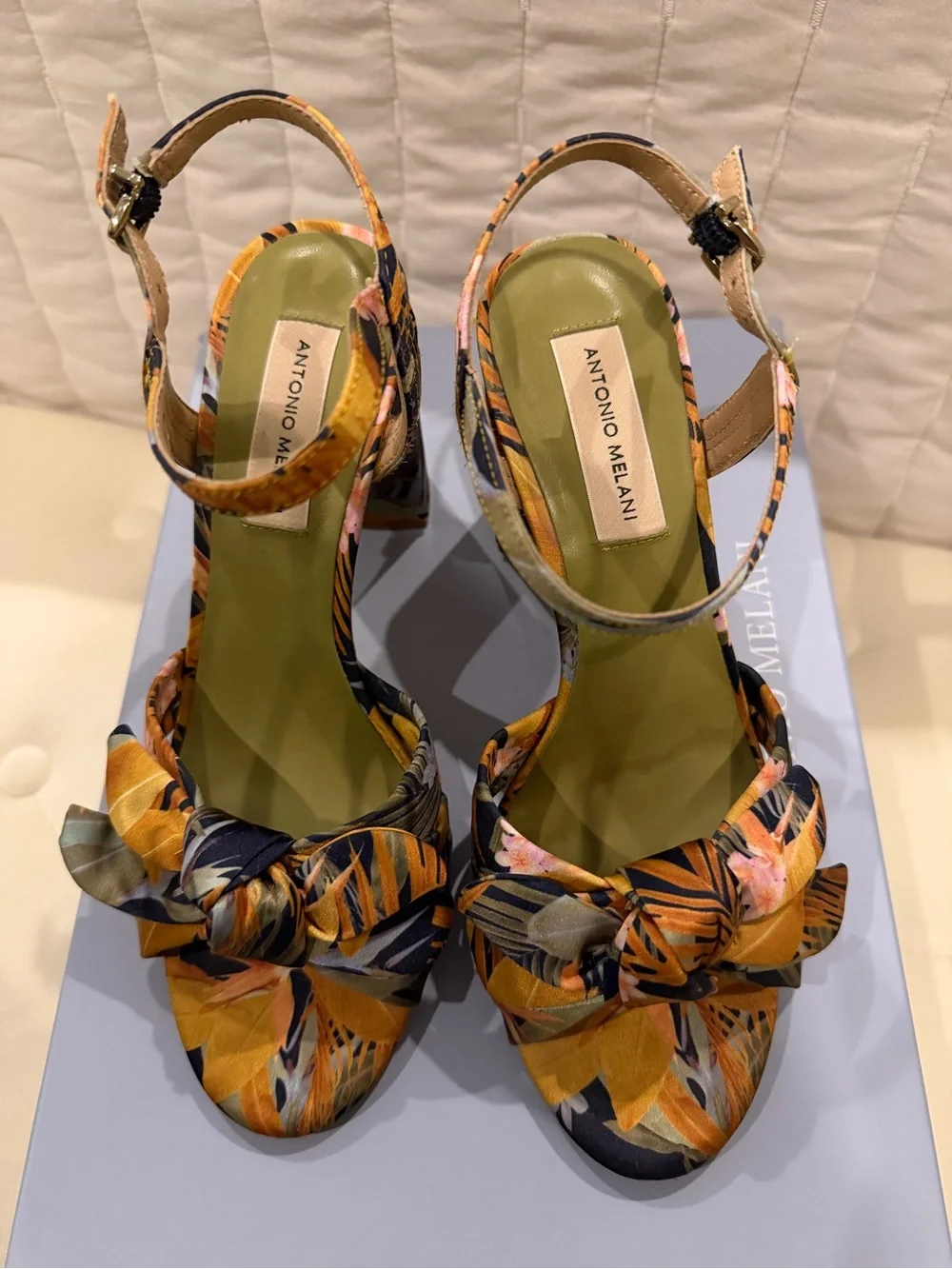 Antonio Melani Gybson Tropical Multi Color Size 7.5 M Knot Block Heel Sandal